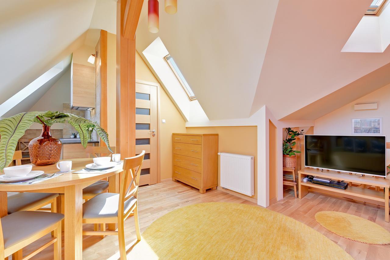 Lion - Avocado Apartment *